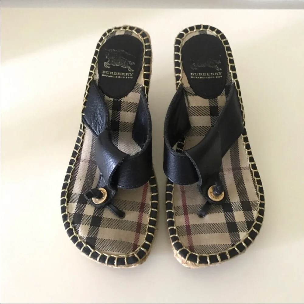 💯 Burberry wedges - Picture 1 of 5